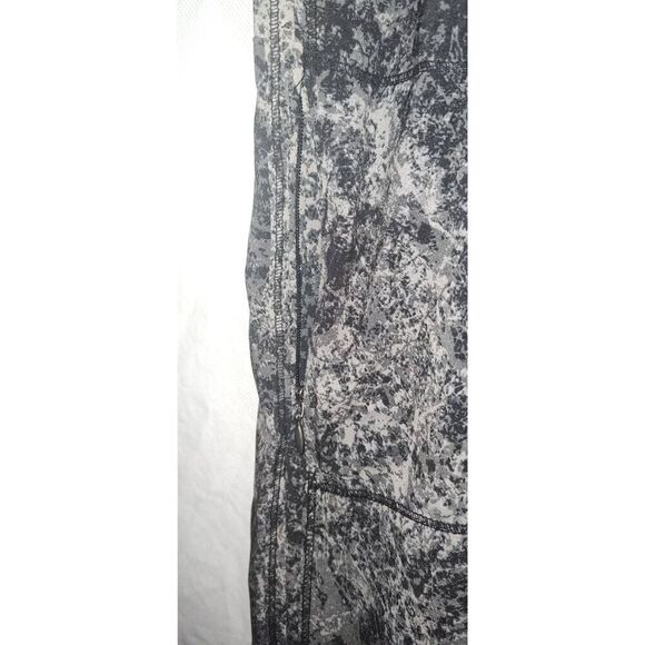 Columbia Skirt Womens Large Black Grey Print Bound Around Mini Wrap Zip Pocket A - Picture 3 of 8